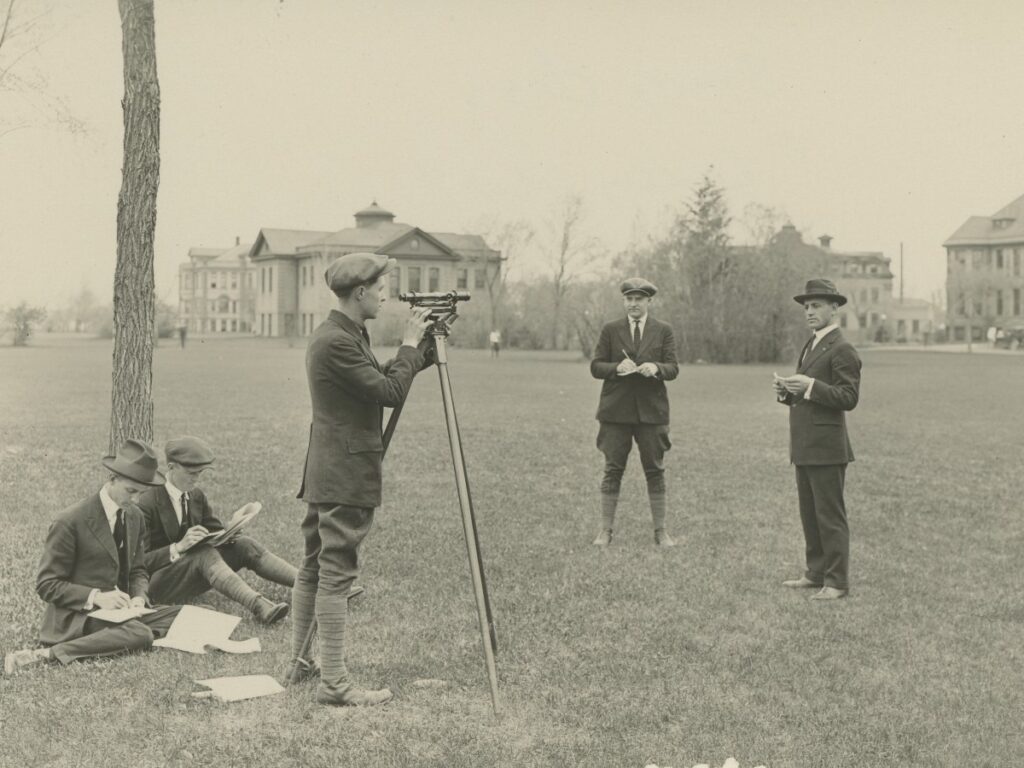 Survey class “leveling crew” (May 1922)